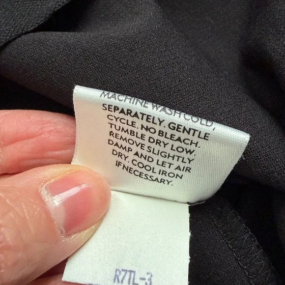 Eileen Fisher NWT Scoop Neck Long Tank Women's Size Medium Black - Picture 8 of 10